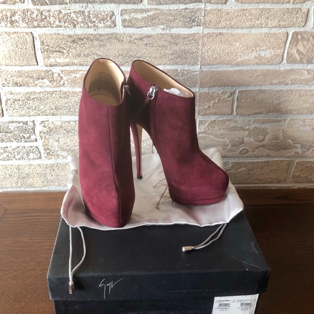SOLD Giuseppe Zanotti Booties